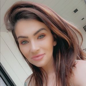 Meet your Posher, Gina